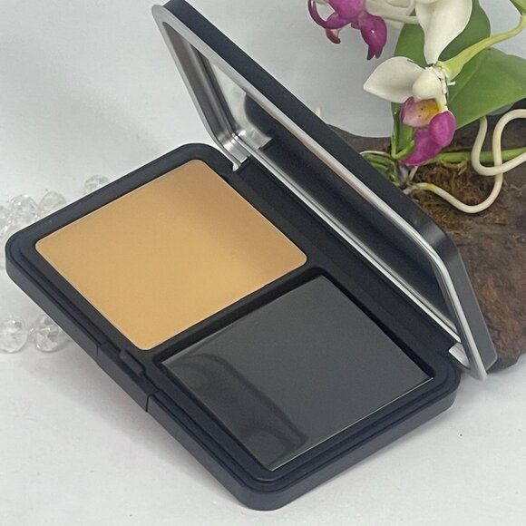 Make Up For Ever Matte Velvet Skin Blurring Powder Foundation - Y375 Golden Sand - Picture 1 of 5